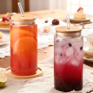Tasses transparentes en borosilicate à succès avec couvercles en bambou et pailles réutilisables, ensemble en forme de canette pour smoothies, bière, cola, jus, soda - Product Image 1