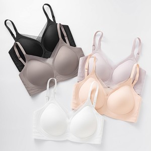 Precio de fábrica OEM al por mayor: Sujetador de gel inalámbrico sin costuras de talla grande para mujer, con cuello en V de malla transparente y tirantes cruzados en la espalda. - Product Image 5