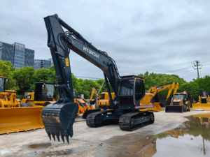 Excavadora Hyundai R220LC-9S de Uso Pesado, Motor Cummins, Certificación EPA y CE, 22T, Máquina para Movimiento de Tierras y Minería - Product Image 3