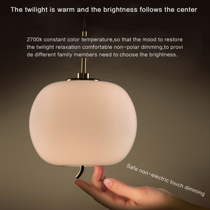 โคมไฟตั้งพื้นทรงแอปเปิ้ลโลหะสีทองสไตล์ยุโรปอเมริกัน กระจกหยกขาว แสงวอร์มไวท์ 2700K สำหรับโรงแรม ห้องนั่งเล่น ห้องนอน แสงสว่างภายในอาคาร - Product Image 4