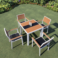 Ensemble table et chaises d'extérieur en aluminium au design moderne d'usine Chaises en bois composite durable en plastique pour utilisation en famille