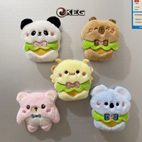 Vente en gros d'aimants de réfrigérateur en peluche en forme de hamburger de dessin animé de 9 cm, design multi-personnages, aimant en peluche doux pour la décoration de la cuisine