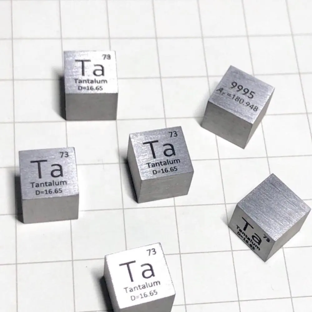 Tavola periodica con elemento intagliato a cubo in metallo al tantalio ad alta purezza 99.95% da 10mm