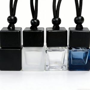 ขวดน้ำหอมแก้วพกพาขนาด 8 มล. ฝาไม้สีดำ สำหรับอโรมาเธอราพี แบบแขวนในรถยนต์ พร้อมฝาไม้ ขายส่ง - Product Image 6