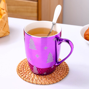 Mug en céramique de Noël 350ml, design arbre de Noël plaqué or, pour cadeaux - Product Image 2