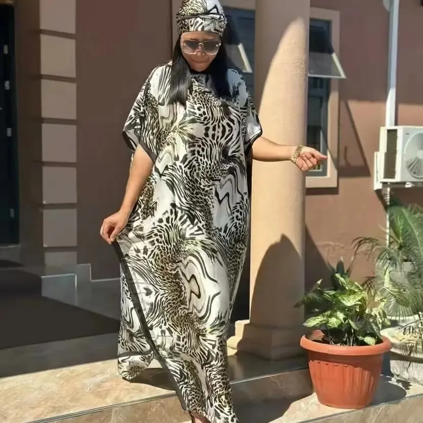 Vente en gros 2024 nouveau style dames vêtements africains ethnique taille libre satin soie imprimé long caftan grande taille femmes musulmanes robe