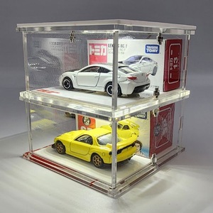 Un lot de cinq boites vitrines pour exposer vos voitures miniatures