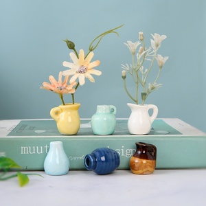 Imán de nevera con mini jarrón de cerámica de Jingdezhen transfronterizo, decoración floral creativa con inserción magnética, objeto DIY moderno y sencillo - Product Image 1