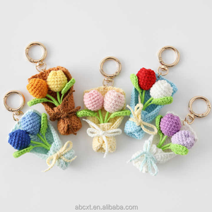 Sáng Tạo Crochet Tulip bó hoa Keychain dễ thương trang trí đối tượng cho các trường học Túi đám cưới và kỷ niệm nghệ thuật Deco phong cách mặt dây chuyền - Product Image 1