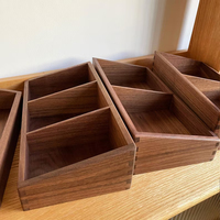 Boîte de rangement personnalisée en noyer noir, plateau de rangement à compartiments en bois massif, organisateur fait main, boîte à mortaises et tenons