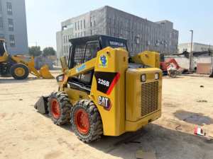 รถตักล้อยาง CAT 226B มือสอง สภาพดีเยี่ยม ขนาดกะทัดรัด พร้อมบุ้งกี๋มาตรฐาน สำหรับงานก่อสร้างและจัดสวน - Product Image 1