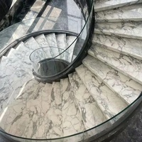 Escalier en colimaçon moderne de luxe en verre avec structure en acier inoxydable et pierre Arabescato Corchia pour villa, design compact pour intérieur