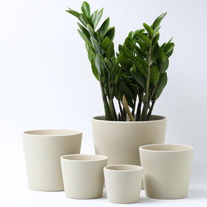 עציץ קרמי ירוק בצבע תה כהה נורדי, צבע ריסוס מלאכותי, מגש סופג מים נושם לעציצים שולחניים - Product Image 2