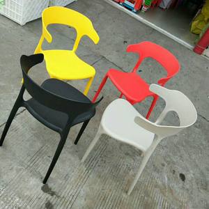 كراسي بلاستيكية ملونة يمكن رصها فوق بعضها للحدائق كراسي خارجية أثاث كراسي بلاستيكية للمناسبات - Product Image 2