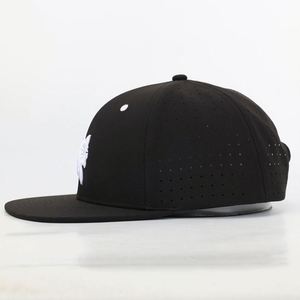 Gorra Snapback de 6 Paneles de Poliéster de Alta Calidad, Impermeable, con Perforaciones Cortadas a Láser, Logotipo Personalizado, Bordado 3D - Product Image 3