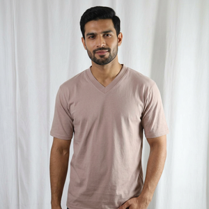 Camiseta de punto de manga corta con cuello redondo para hombre, color beige, ajuste holgado, con estampado de letras, 100% algodón peinado, anti-bolitas, CLUSH SPORTS - Product Image 1