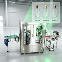 Inspecteur intelligent à vision IA pour bouteilles d'alcool, utilise un algorithme IA pour détecter automatiquement les défauts d'apparence des étiquettes, des impressions et des bouchons.