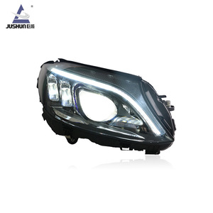 Mercedes-Benz C-Class ชุดไฟหน้า LED W205พร้อมไฟวิ่งกลางวันและไฟเลี้ยวสำหรับรุ่น2015-2021 - Product Image 3