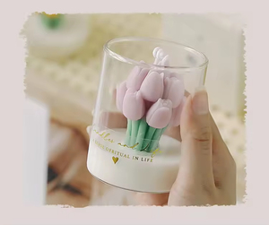 Bougie parfumée à la rose en forme de tulipe, faite à la main, écologique, en cire de soja, avec pot en verre - Product Image 2
