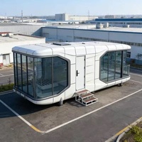 Maison-capsule en aluminium sur mesure, aménagement spécial pour parc touristique, hébergement extérieur personnalisé