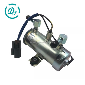 Bomba de combustible eléctrica EexcavaStart 8-97515301-1 8-98009397-1 para motores 4HK1 6HK1-Duradero y fiable compatible con ZX200 ZX240 - Product Image 1