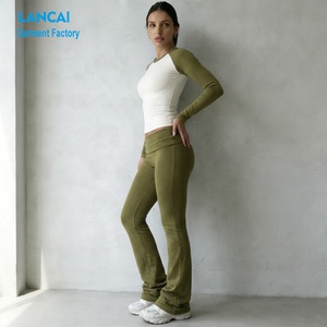 Conjunto Deportivo para Mujer, Top <span class=keywords><strong>con</strong></span> Mangas Raglán en Contraste, Pantalones de Cintura Alta y Corte Bootcut, Conjunto de Dos Piezas Personalizable - Product Image 2