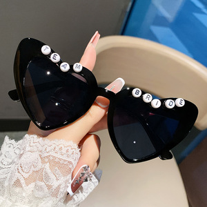 Lunettes lumineuses en forme de cœur pour future mariée, idéales pour les enterrements de vie de jeune fille, décorations de fête et accessoires photo de mariage - Product Image 2