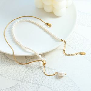 Collier pendentif en acier inoxydable personnalisé en usine, collier tendance avec chaîne de perles d'eau douce, bijoux pendentifs en perles, cadeaux pour femmes - Product Image 2