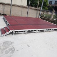 Scène extérieure mobile de luxe antidérapante pour événements, podium facile à installer, équipement d'éclairage pour concerts et mariages, scène extérieure en aluminium