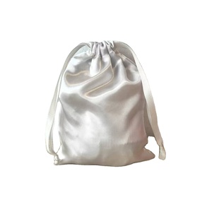 Sacs en satin personnalisés avec logo pour extensions capillaires, sacs à cordon en satin de soie anti-poussière, vente en gros - Product Image 3