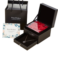 OMT Boîte rectangulaire de luxe « Je t'aime » avec rose éternelle stabilisée, savon et bouquet de fleurs, emballage en matériaux recyclés rigides