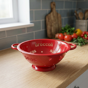 Passoire en plastique rouge avec impression de mots alimentaires, passoire durable pour la cuisine - Product Image 3