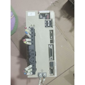 Servoaccionamiento Yaskawa SGDV-7R6A11A002000 100W AC 230V 10A IP20 para servomotores - Product Image 1