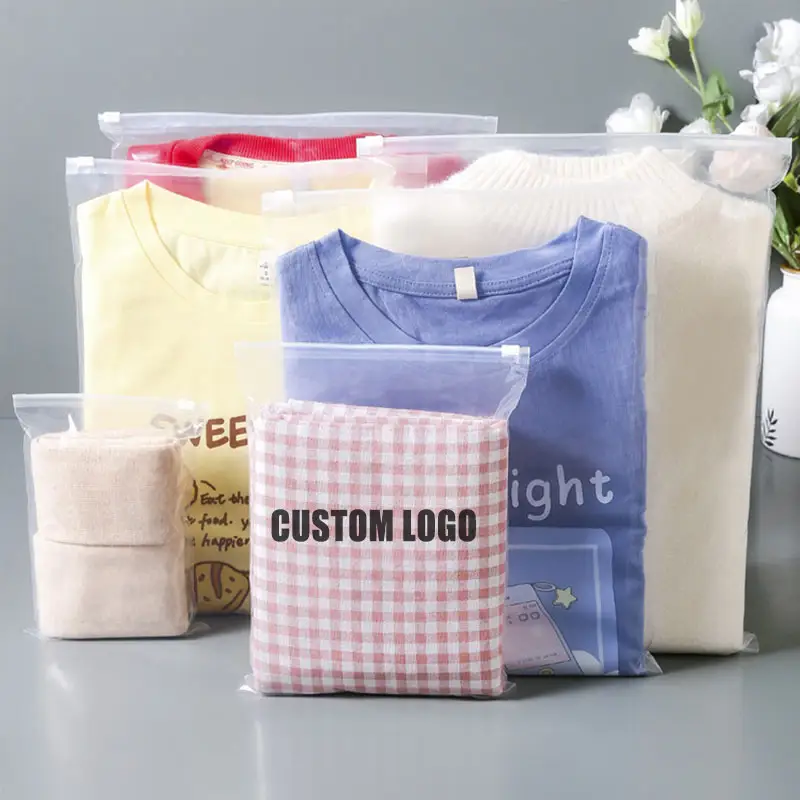 Sacs de T-shirts en plastique PVC avec logo personnalisé Emballage de vêtements à fermeture éclair Sac à fermeture éclair zip-lock en plastique givré transparent