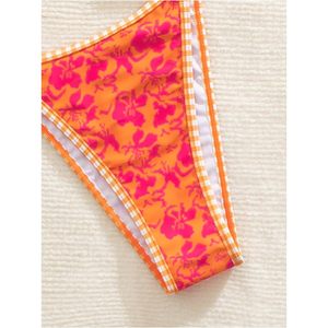 Bikini Floral Personalizado para Mujer, 2 Piezas, Top con Tirantes Finos, Tanga, Traje de Baño con Ribete en Contraste, Tela Elástica - Product Image 1