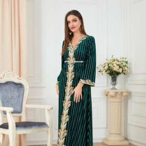 Elegantes Abayas Largas Hasta el Suelo para Mujeres Musulmanas con Tela de Polietersulfona Antiarrugas y Estampado Floral - Product Image 1