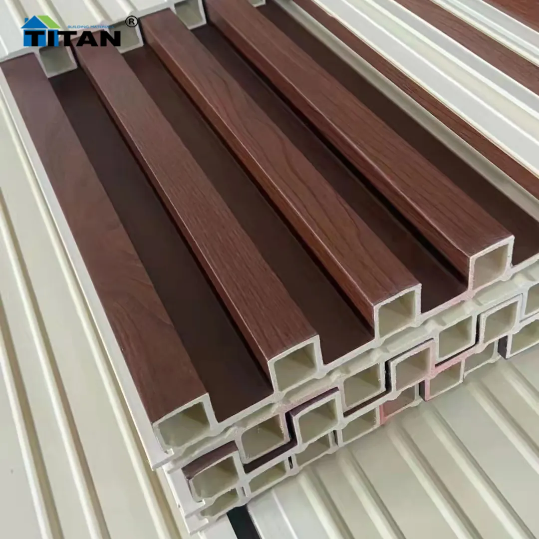Thông gió mặt tiền revestimientos exteriores PVC Gỗ hiệu ứng tường Panel cho tường