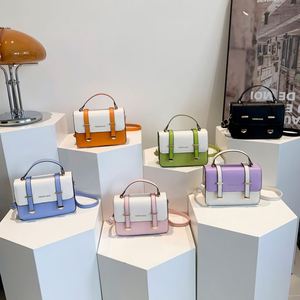 Bolsos Cruzados de Piel para Mujer, Estilo Bandolera Acolchada con Cadena, Bolso de Mano Moderno, Bolso Tipo Clutch para Dama - Product Image 1