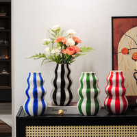 Vase en céramique rétro nordique à rayures, décoration moderne pour la maison, centre de table pour salon, arrangement floral