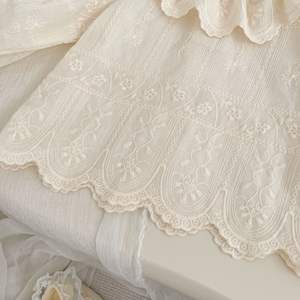 Nouvel ensemble deux pièces doux pour bébé fille, collection Printemps 2026 : T-shirt à manches longues avec col en dentelle et <span class=keywords><strong>jean</strong></span> - Product Image 4