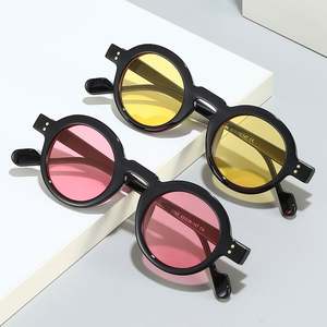 Lunettes de soleil rondes rétro tendance 2025 avec logo personnalisé, rivets punk, verres transparents UV400, petite monture pour hommes et femmes - Product Image 1