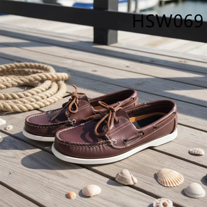 รองเท้าลำลอง LXG รุ่น HSW069 สีเบอร์กันดี สไตล์รองเท้าเดินเล่นสำหรับกิจกรรมชุมชน ผลิตที่สิงคโปร์ พื้นยางสีขาวแบบเรียบ ทนทาน - Product Image 1
