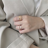 Minimaliste 925 Sterling Silver Plaqué Or Double Bande Anneau Ouvert Sculptural Layered Design Fine Jewelry pour Femmes Usage Quotidien