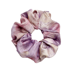Vente en gros de chouchous en soie de 4,5 cm, style européen et américain, de haute qualité, avec logo personnalisé et imprimé à pois blancs motif marguerite, pour Halloween - Product Image 2