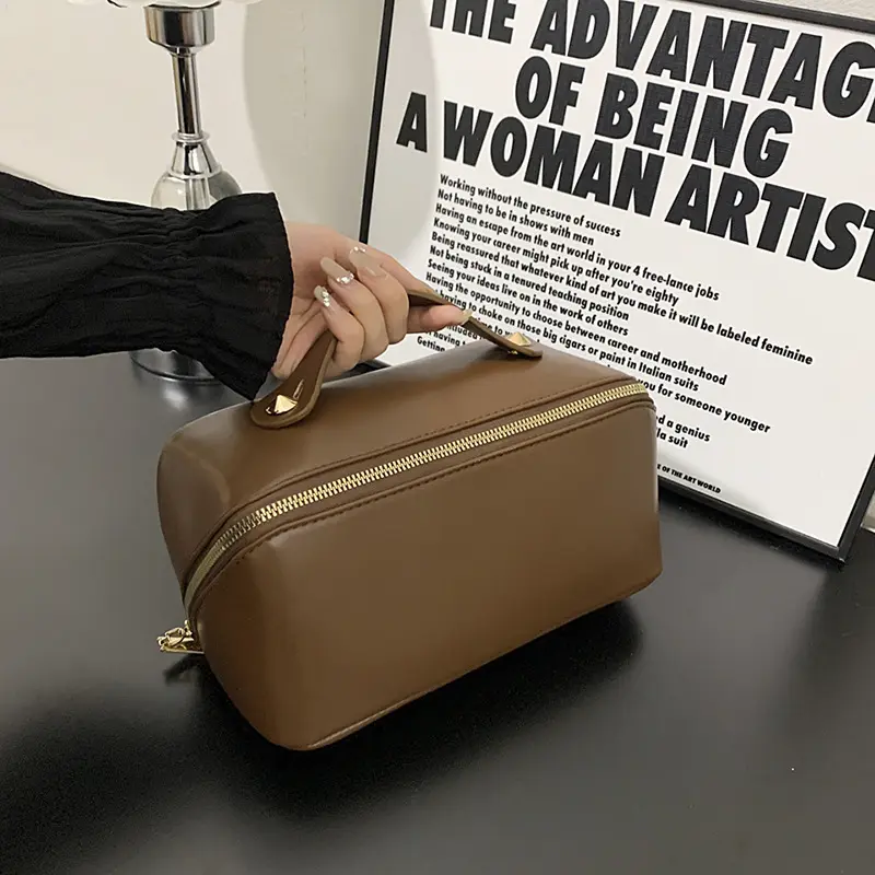 2022 yeni özel logo deri seyahat çantası makyaj çantası büyük kapasiteli kadın kozmetik çantası