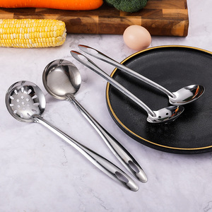 Louche à soupe à long manche en acier inoxydable 304, cuillère écumoire pour fondue, passoire durable à fentes pour cuisine domestique et restaurant - Product Image 3