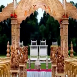 Mandap de Madera para Bodas, Estilo Tradicional Gujarati, Artesanía en Madera para Templos, Mandap de Madera para Bodas - Product Image 1