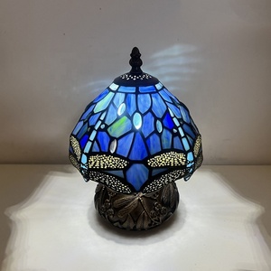 Lámpara de Mesa LongHuiJing de Estilo Escandinavo con Cúpula de Vidrio de 8 Pulgadas, Diseño de Libélula Azul Marino, LED, Hecha a Mano, Estilo Vintage - Product Image 2