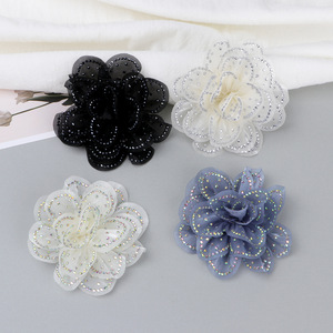Parche Decorativo Hecho a Mano de 9cm con Flor de Camelia 3D de Tela y Pedrería Estilo Francés para Accesorios de Cabello, Zapatos, Bolsos y Ropa - Product Image 2