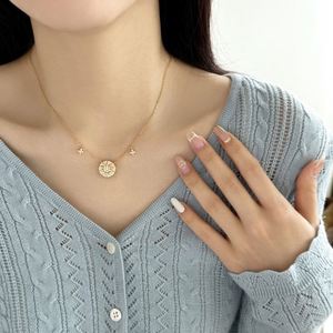 สร้อยคอจี้รูปดาวแปดเหลี่ยมประดับเพชรซีกอน 5A ชุบทองคำขาว 18K บนเงินแท้ S925 ดีไซน์สวยหรูจาก Dylam เหมาะสำหรับใส่ทุกวันหรือเป็นของขวัญ - Product Image 3